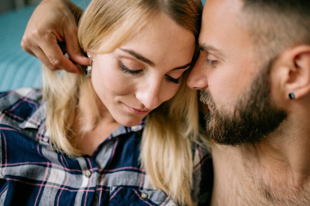 Выбор новых и разнообразных фото для сайта знакомств — разные ракурсы и настроения на снимках