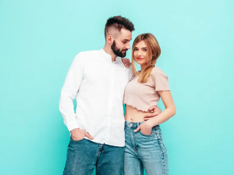 Как поднять настроение парню: девушка поддерживает любимого и помогает ему справиться с плохим настроением