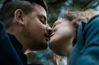 10 признаков того, что ваше первое свидание прошло успешно — пара целуется, тёплая близость и взаимная симпатия