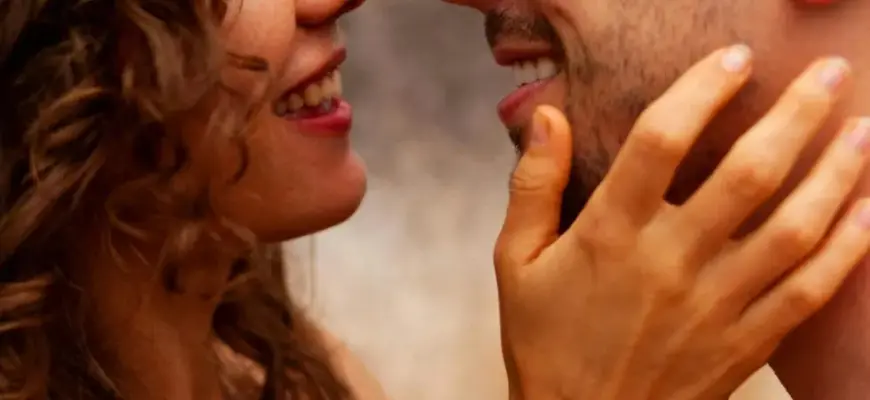 Кто за все платит в паре? Как обсуждать финансовые вопросы — крупный план влюблённой пары, тёплый разговор и близость.