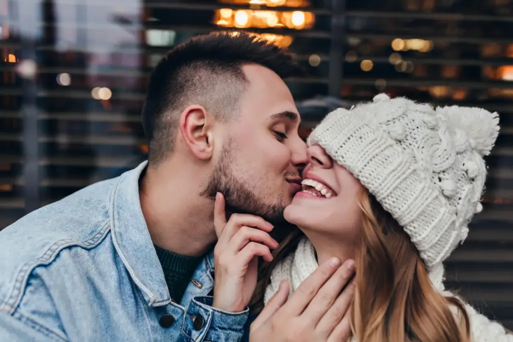 Почему с одними людьми легко общаться, а с другими нет — чувство юмора и лёгкость в общении