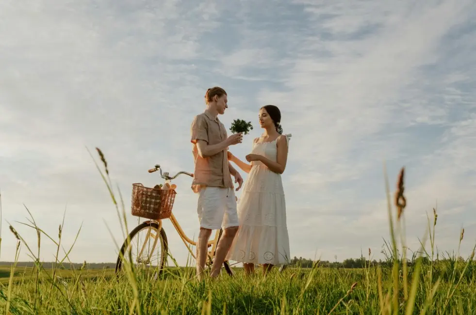 Почему тянет к эмоционально недоступным партнёрам: когда хочется простоты и тепла, но выбирается недоступность