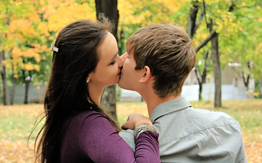 Пропал после переписки и не отвечает — это гостинг: отношения были тёплыми, но человек внезапно исчез и перестал выходить на связь