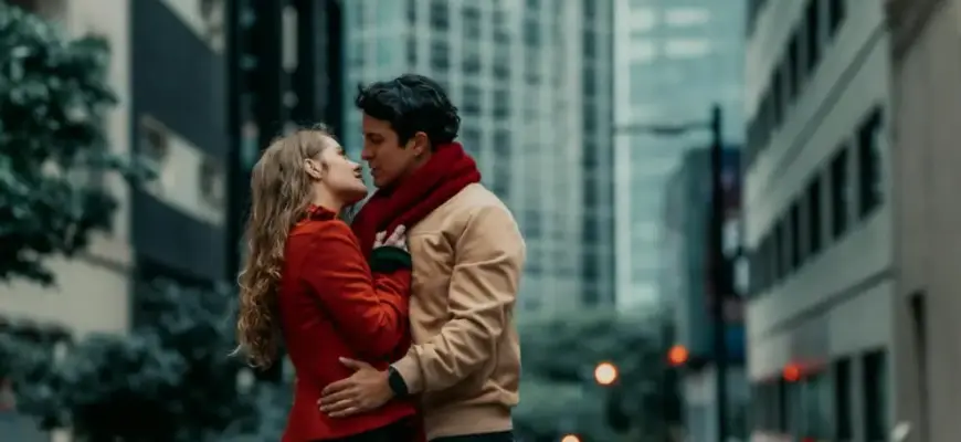 Я тащу все на себе, не могу расслабиться — пара обнимается в городе, момент поддержки и тепла