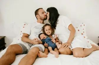 Как поделить домашние обязанности без конфликтов в семье с ребёнком